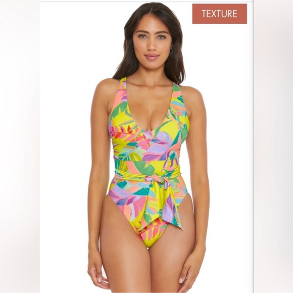 NWT Becca Women's Costa Bella Kali V Neck One Piece Swimsuit - Picture 4 of 13